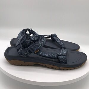 Teva mens hurricane  Sandals size 13 US